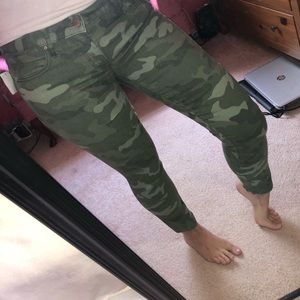 New w/tags sz 27 Gap Camo Jeans. Never worn